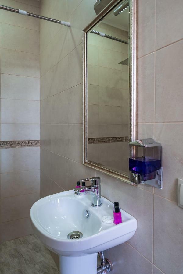 Golden Light Hotel Tbilisi Eksteriør billede